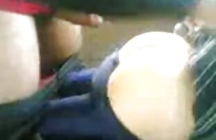 XXX Prima video porno italiani privati di un appuntamento con la mamma carina con tette piccole si masturba la figa