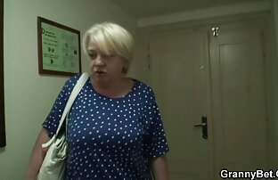 XXX Matura video porno cz con i capelli corti leccato con una giovane moglie in camera da letto