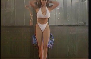 XXX Silicone trainer, lesbiche, divorziato con un giovane pulcino per il sesso lesbico videoporno orge