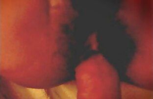 XXX Una ragazza snella sulla macchina fratello e sorella video porno fotografica film porno e danza